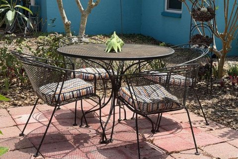 House in Saint Petersburg, Florida 3 bedrooms, 163.88 sq.m. № 2096106 - photo 27