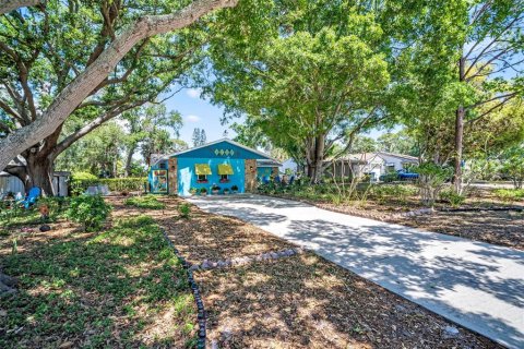 House in Saint Petersburg, Florida 3 bedrooms, 163.88 sq.m. № 2096106 - photo 28