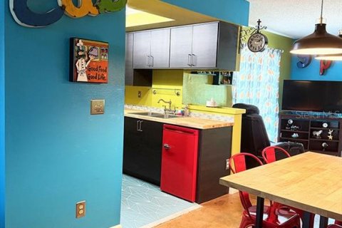 House in Saint Petersburg, Florida 3 bedrooms, 163.88 sq.m. № 2096106 - photo 7