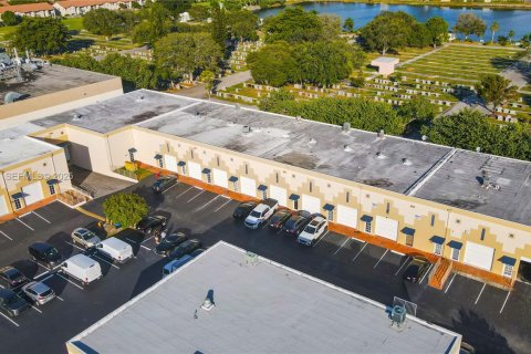 Immobilier commercial à vendre à Doral, Floride № 1976869 - photo 5