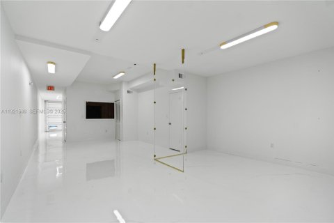 Immobilier commercial à vendre à Doral, Floride № 1976869 - photo 16