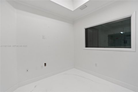 Immobilier commercial à vendre à Doral, Floride № 1976869 - photo 15