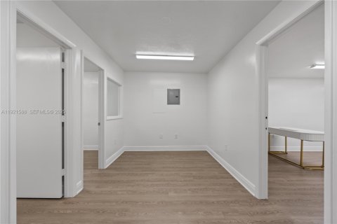 Immobilier commercial à vendre à Doral, Floride № 1976869 - photo 17