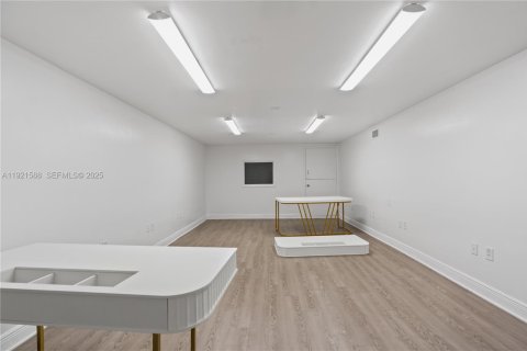 Immobilier commercial à vendre à Doral, Floride № 1976869 - photo 28