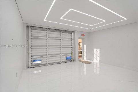 Immobilier commercial à vendre à Doral, Floride № 1976869 - photo 9