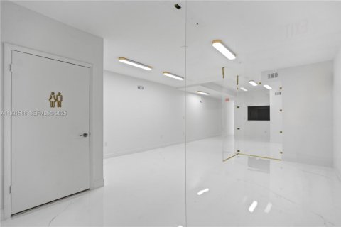 Immobilier commercial à vendre à Doral, Floride № 1976869 - photo 24