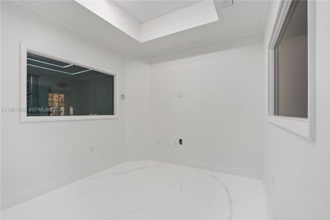 Immobilier commercial à vendre à Doral, Floride № 1976869 - photo 13