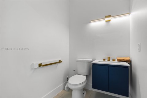 Immobilier commercial à vendre à Doral, Floride № 1976869 - photo 26