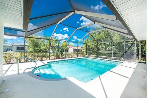 House in Port Charlotte, Florida 3 bedrooms, 155.24 sq.m. № 1690122 - photo 2