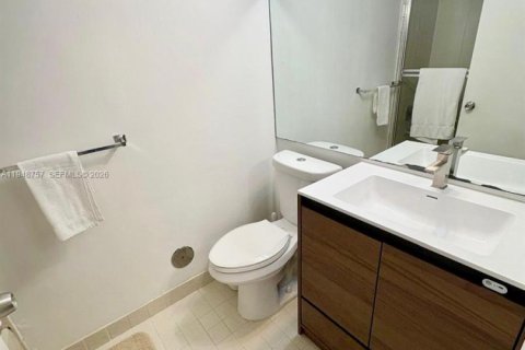 Condo in Pembroke Pines, Florida, 2 bedrooms  № 2005066 - photo 10