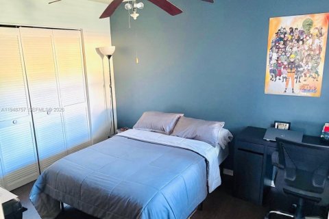 Condo in Pembroke Pines, Florida, 2 bedrooms  № 2005066 - photo 7