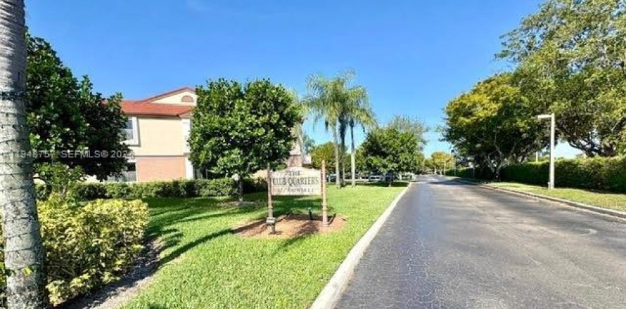 Condo in Pembroke Pines, Florida, 2 bedrooms  № 2005066