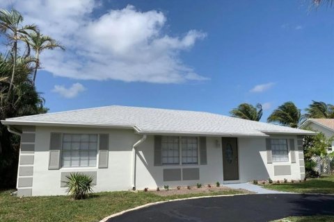 House in Boca Raton, Florida 3 bedrooms, 108.7 sq.m. № 2293652