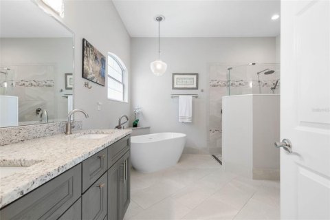 House in Palm Coast, Florida 5 bedrooms, 265.14 sq.m. № 2158012 - photo 29