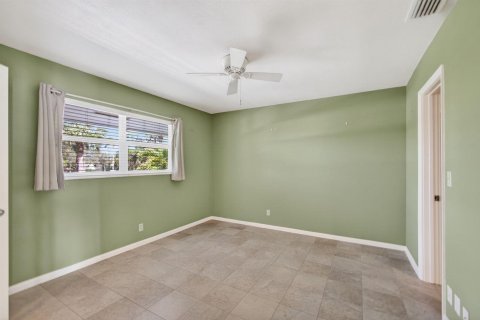 Condo in Tequesta, Florida, 3 bedrooms  № 2154977 - photo 17
