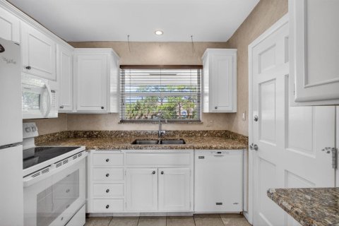 Condo in Tequesta, Florida, 3 bedrooms  № 2154977 - photo 7