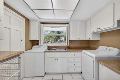 Condo in Tequesta, Florida, 3 bedrooms  № 2154977 - photo 22
