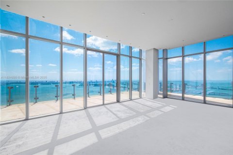 Condominio en venta en Miami, Florida, 5 dormitorios, 634.89 m2 № 2012690 - foto 4