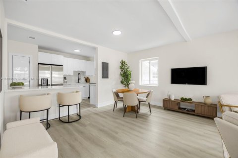 House in Miami, Florida 3 bedrooms, 123.93 sq.m. № 1814293 - photo 7