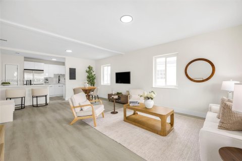 House in Miami, Florida 3 bedrooms, 123.93 sq.m. № 1814293 - photo 2