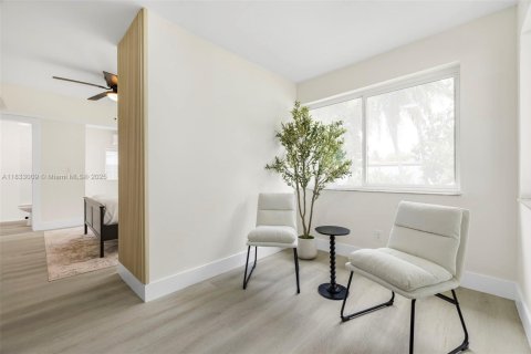 House in Miami, Florida 3 bedrooms, 123.93 sq.m. № 1814293 - photo 18