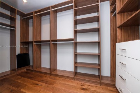 Villa ou maison à louer à Fort Lauderdale, Floride: 3 chambres, 190.17 m2 № 2017116 - photo 14