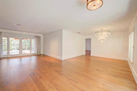 Villa ou maison à louer à Fort Lauderdale, Floride: 3 chambres, 190.17 m2 № 2017116 - photo 9