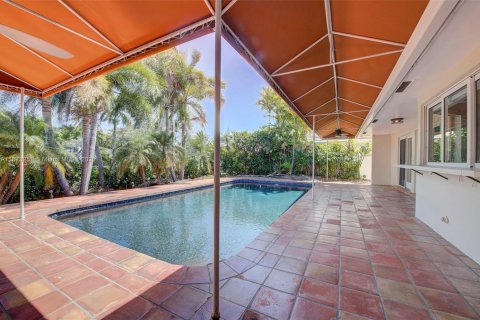 Villa ou maison à louer à Fort Lauderdale, Floride: 3 chambres, 190.17 m2 № 2017116 - photo 17