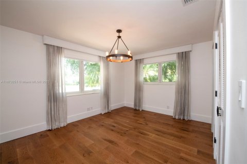 Villa ou maison à louer à Fort Lauderdale, Floride: 3 chambres, 190.17 m2 № 2017116 - photo 25