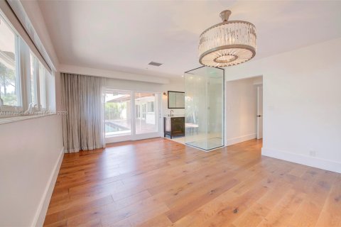 Villa ou maison à louer à Fort Lauderdale, Floride: 3 chambres, 190.17 m2 № 2017116 - photo 27