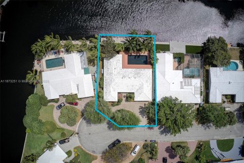 Villa ou maison à louer à Fort Lauderdale, Floride: 3 chambres, 190.17 m2 № 2017116 - photo 2