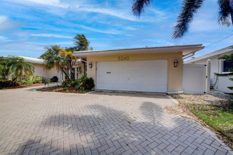 Villa ou maison à louer à Fort Lauderdale, Floride: 3 chambres, 190.17 m2 № 2017116 - photo 23
