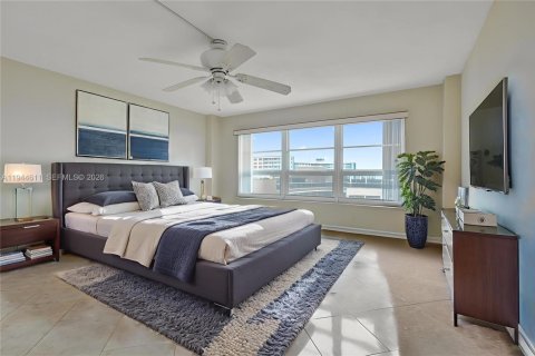 Condo in Pompano Beach, Florida, 2 bedrooms  № 2003014 - photo 27