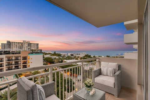 Condo in Pompano Beach, Florida, 2 bedrooms  № 2003014