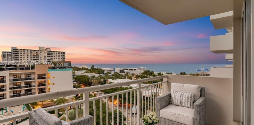 Condo in Pompano Beach, Florida, 2 bedrooms  № 2003014