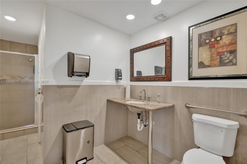 Condo in Pompano Beach, Florida, 2 bedrooms  № 2003014 - photo 14