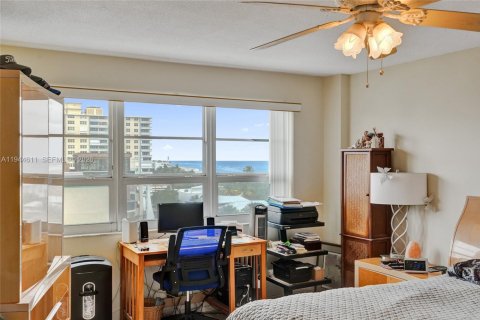 Condo in Pompano Beach, Florida, 2 bedrooms  № 2003014 - photo 22