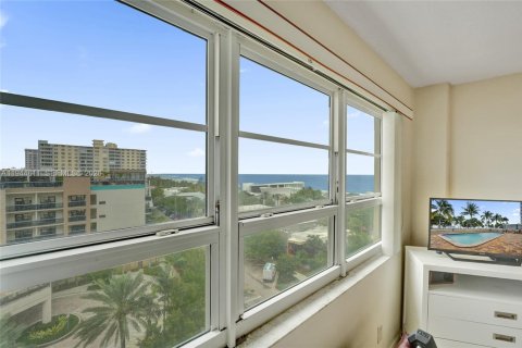 Condo in Pompano Beach, Florida, 2 bedrooms  № 2003014 - photo 29