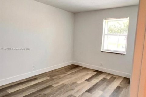 Adosado en venta en Sunrise, Florida, 4 dormitorios, 141.21 m2 № 1882555 - foto 14