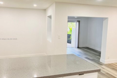 Adosado en venta en Sunrise, Florida, 4 dormitorios, 141.21 m2 № 1882555 - foto 3