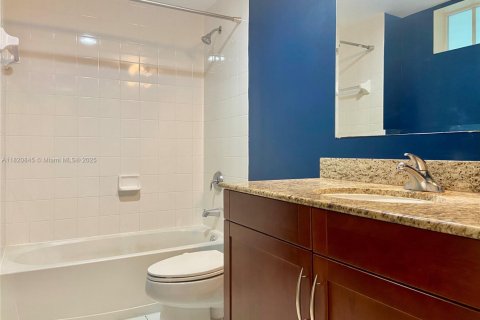 Condominio en venta en Miami, Florida, 1 dormitorio, 78.22 m2 № 1781954 - foto 9