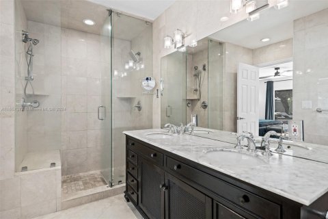 House in Fort Lauderdale, Florida 5 bedrooms, 244.43 sq.m. № 1863836 - photo 13