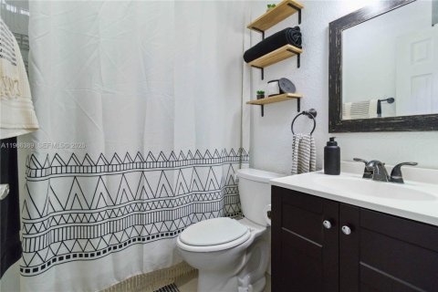 House in Homestead, Florida 4 bedrooms, 126.72 sq.m. № 2081303 - photo 22