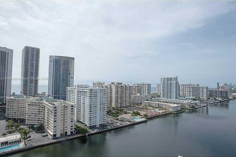 Copropriété à vendre à Hallandale Beach, Floride: 2 chambres, 94.76 m2 № 2088533 - photo 17
