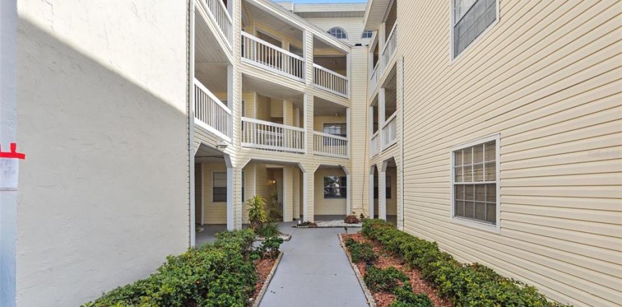 Condominio en Saint Petersburg, Florida, 2 dormitorios  № 1854329