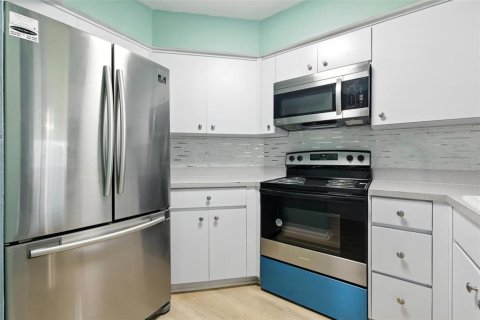 Condominio en venta en Saint Petersburg, Florida, 2 dormitorios, 66.89 m2 № 1854329 - foto 12