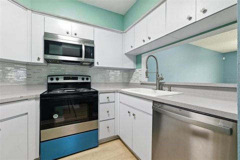 Condominio en venta en Saint Petersburg, Florida, 2 dormitorios, 66.89 m2 № 1854329 - foto 13
