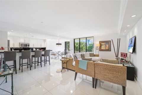 Снять в аренду кондоминиум в Ки-Бискейн, Флорида 2 спальни, 148.64м2, № 2015210 - фото 2