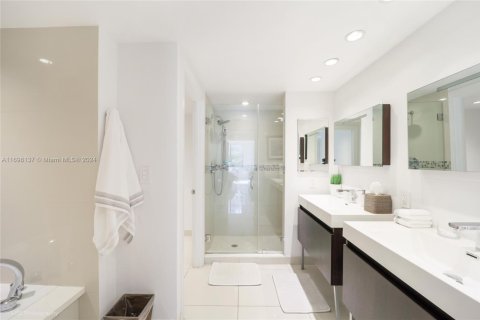 Снять в аренду кондоминиум в Ки-Бискейн, Флорида 2 спальни, 148.64м2, № 2015210 - фото 7