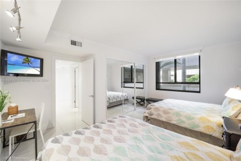 Снять в аренду кондоминиум в Ки-Бискейн, Флорида 2 спальни, 148.64м2, № 2015210 - фото 8